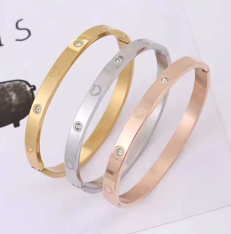 Shiny Gold Plated Bracelet Sparkled With Diamonds