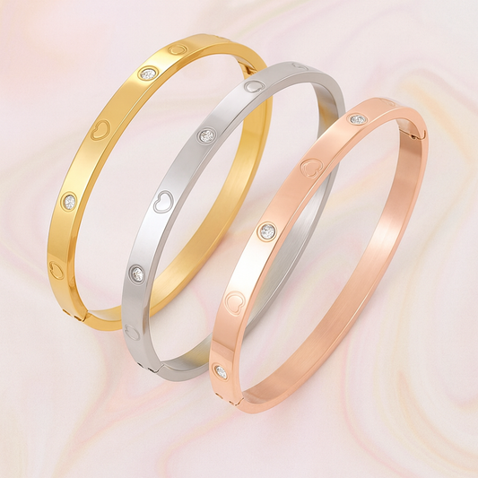 Shiny Gold Plated Bracelet Sparkled With Diamonds
